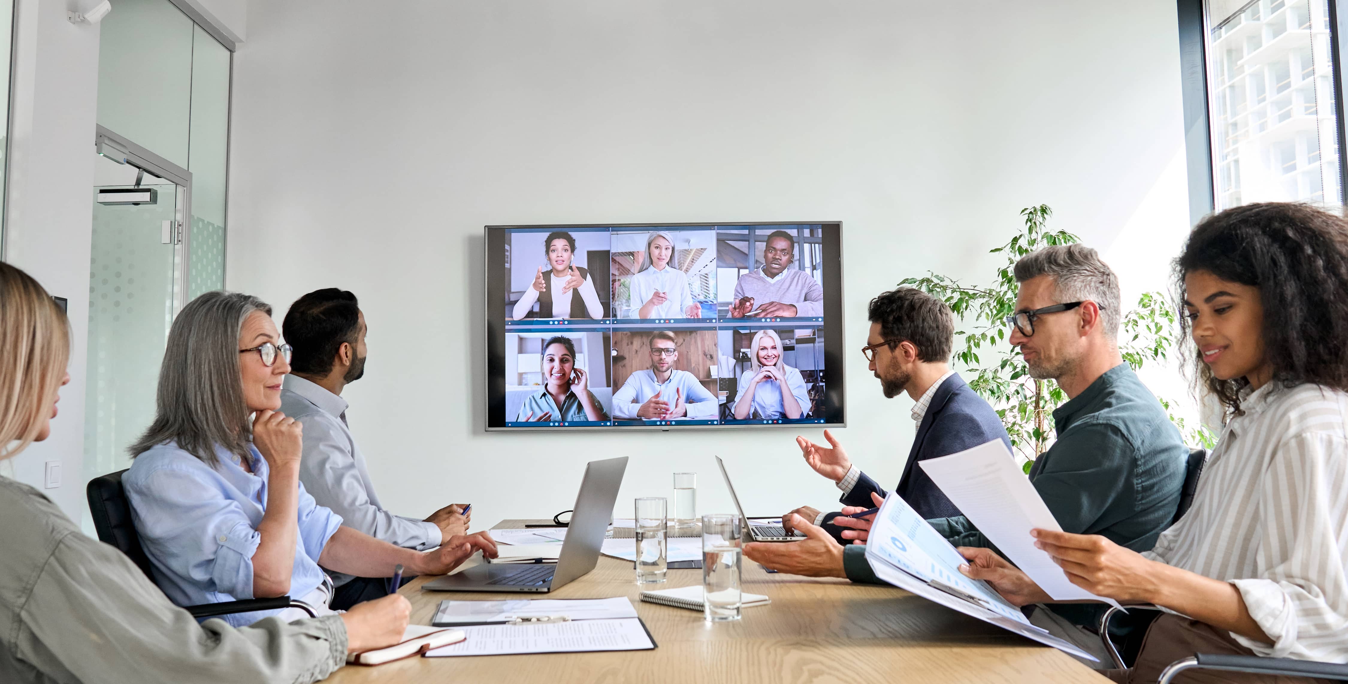 hybrid team meeting